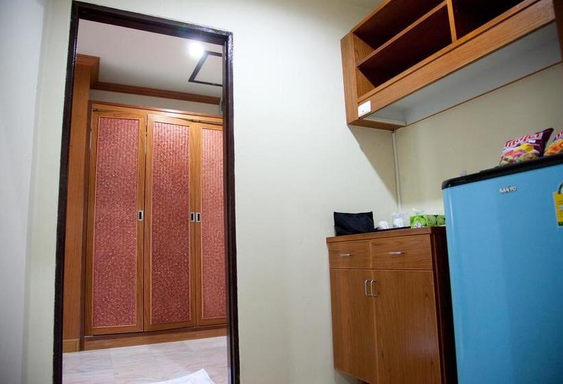 Hotel Amornsukhothai 12