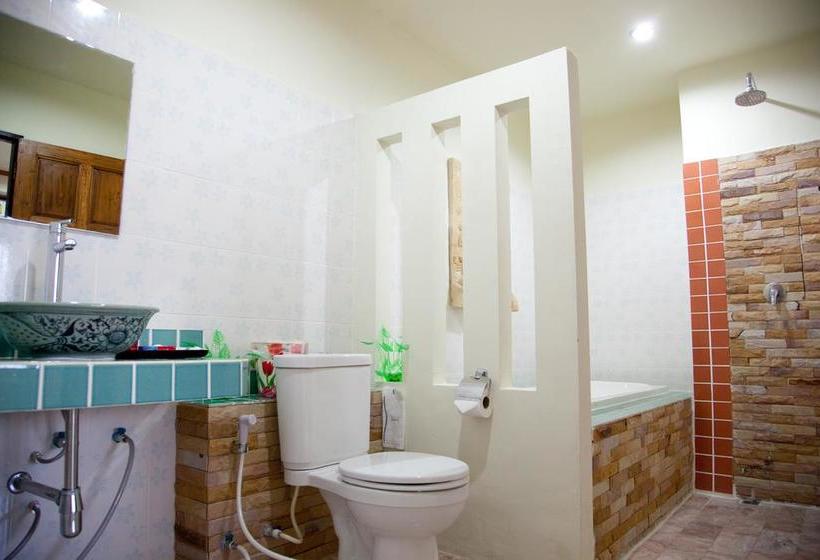 Hotel Amornsukhothai 13