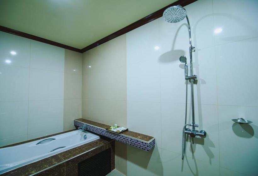 Hotel Amornsukhothai 17