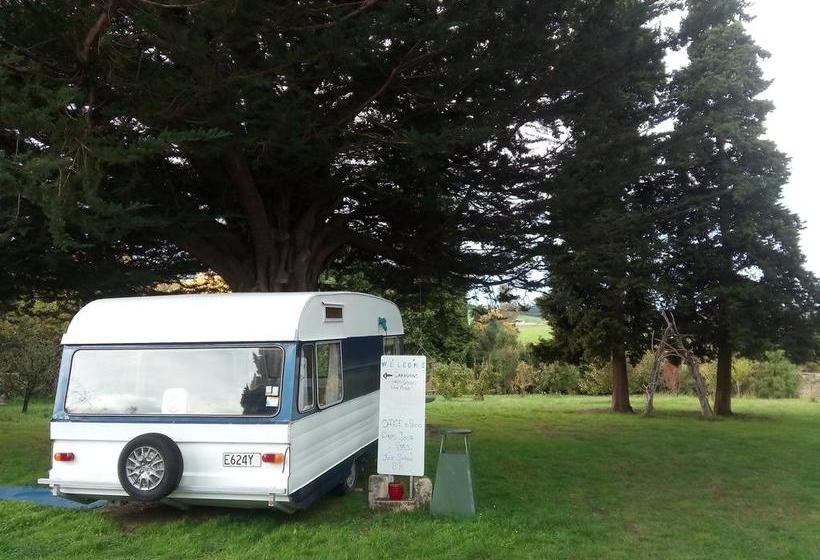 Bed and Breakfast Soc Retreat 1