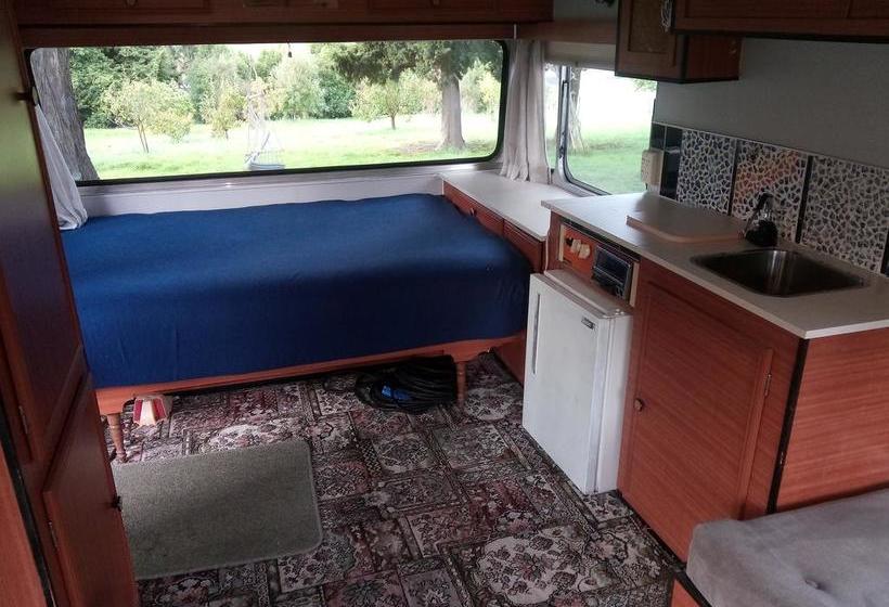 Bed and Breakfast Soc Retreat 12