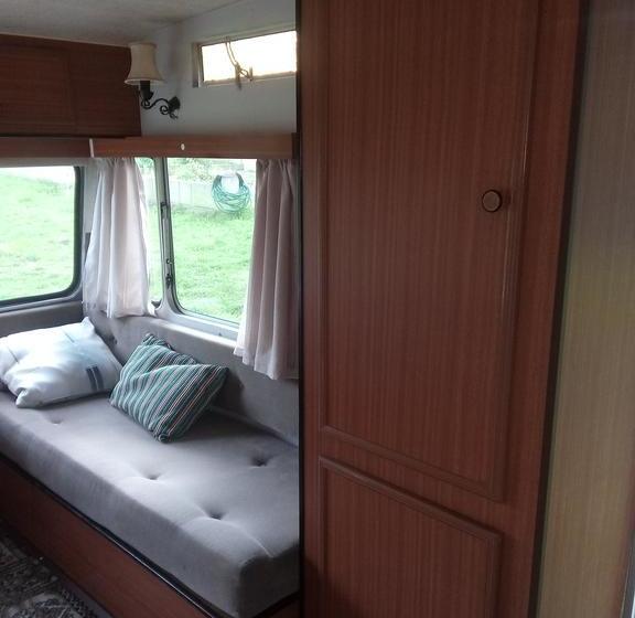 Bed and Breakfast Soc Retreat 13