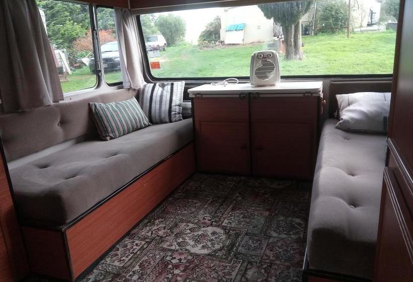 Bed and Breakfast Soc Retreat 14