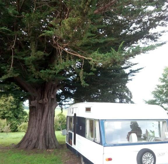 Bed and Breakfast Soc Retreat 4