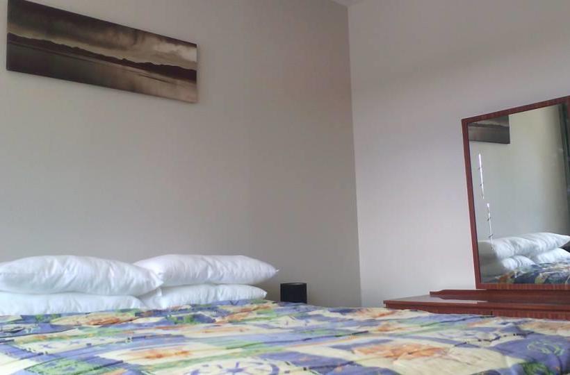 Bed and Breakfast The Good Value Bnb 2