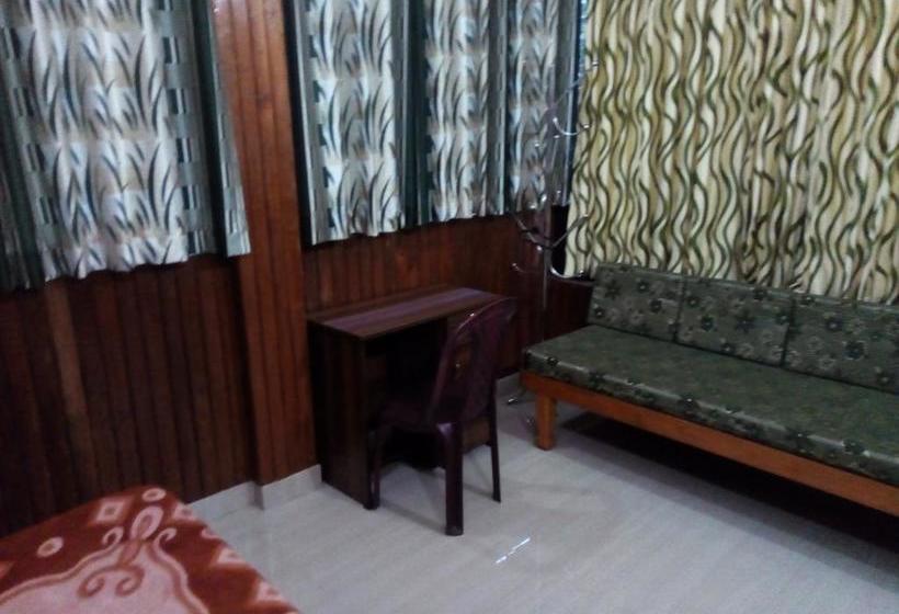 Hotel River Rock Homestay 12