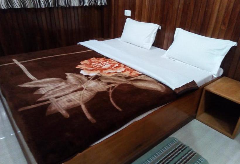 Hotel River Rock Homestay 14