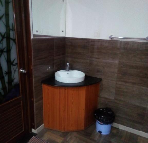 Hotel River Rock Homestay 15