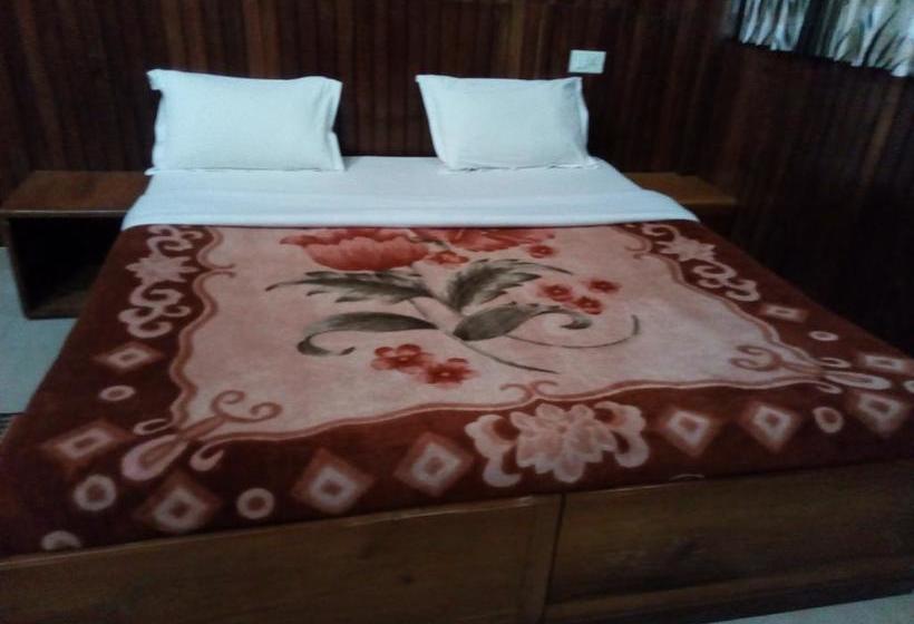Hotel River Rock Homestay 18