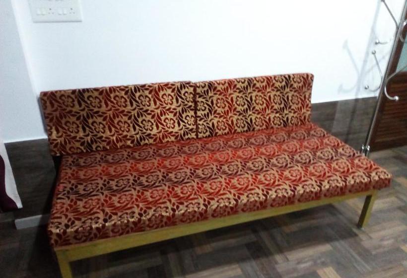 Hotel River Rock Homestay 5