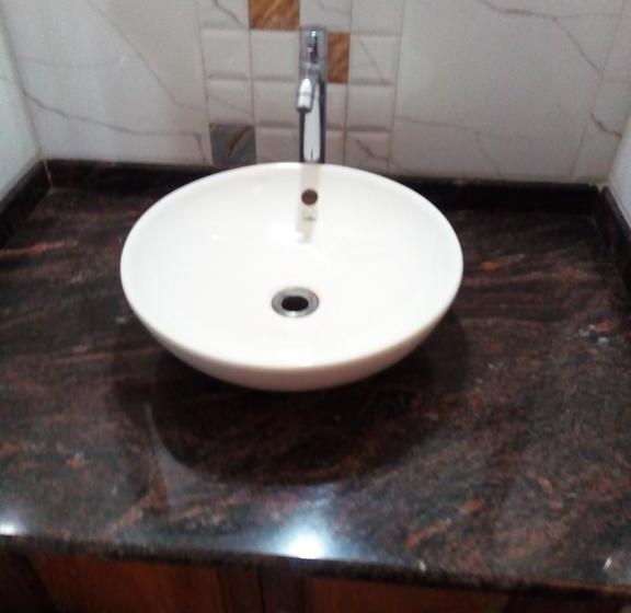 Hotel River Rock Homestay 9