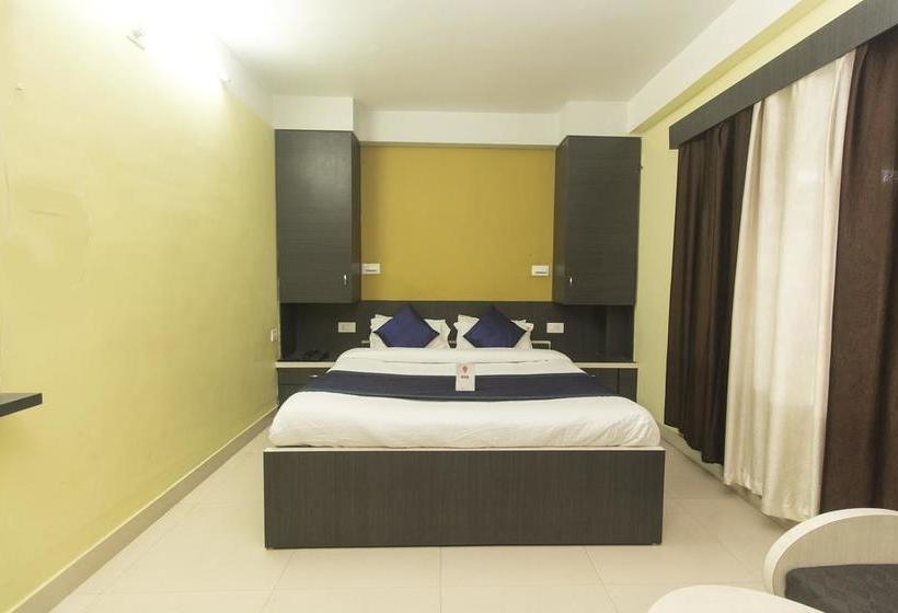 Oyo 10696 Hotel Jagat 13