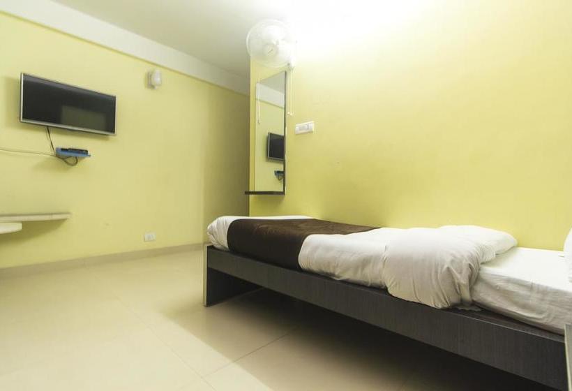 Oyo 10696 Hotel Jagat 17