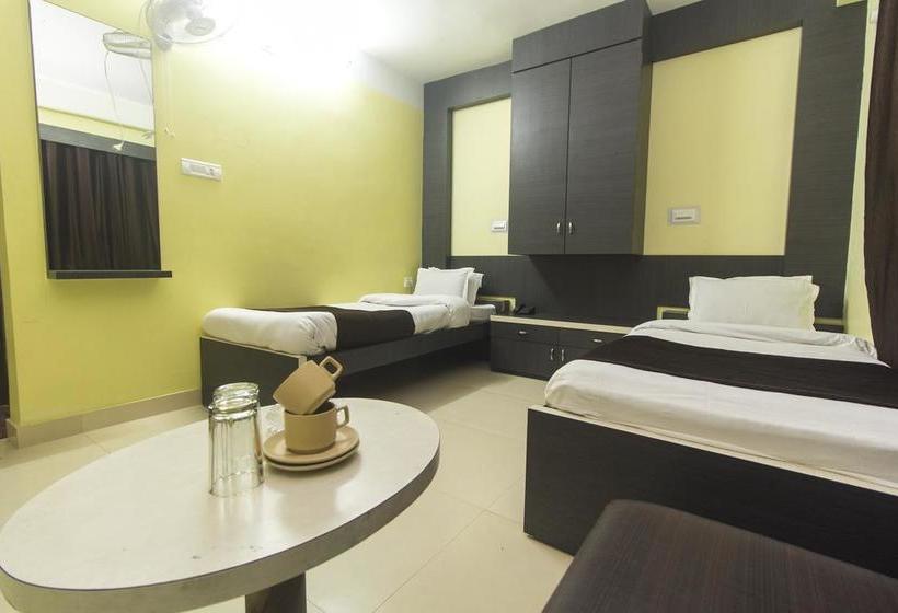 Oyo 10696 Hotel Jagat 18
