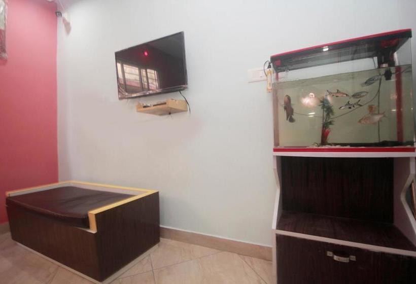 Hotel Oyo 10462 Smriti Guest House 16