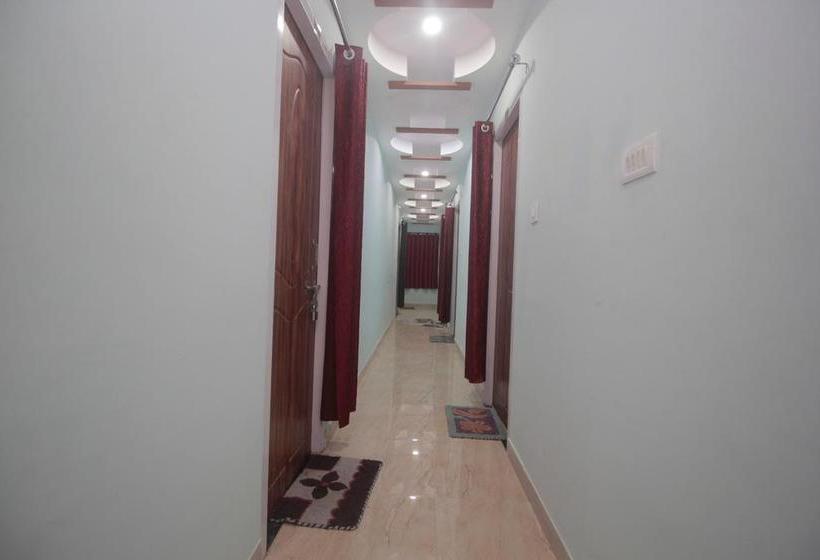 Hotel Oyo 10462 Smriti Guest House 17