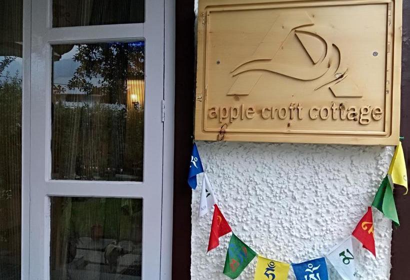 V Resorts Apple Croft Cottage 10