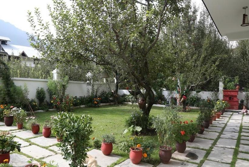 V Resorts Apple Croft Cottage 15