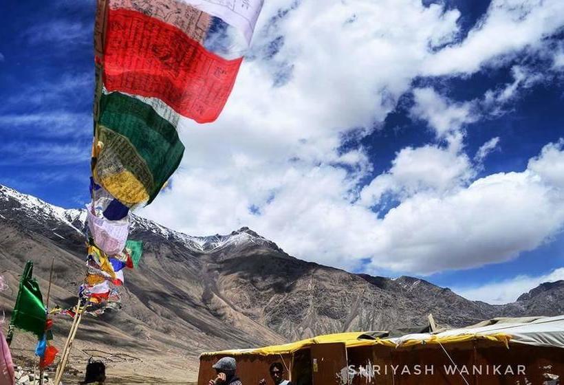 V Resorts Apple Croft Cottage 2