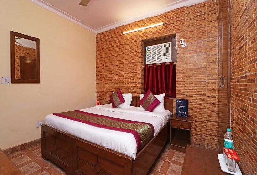 Hotel Oyo 10661 Dsr Classic Noida