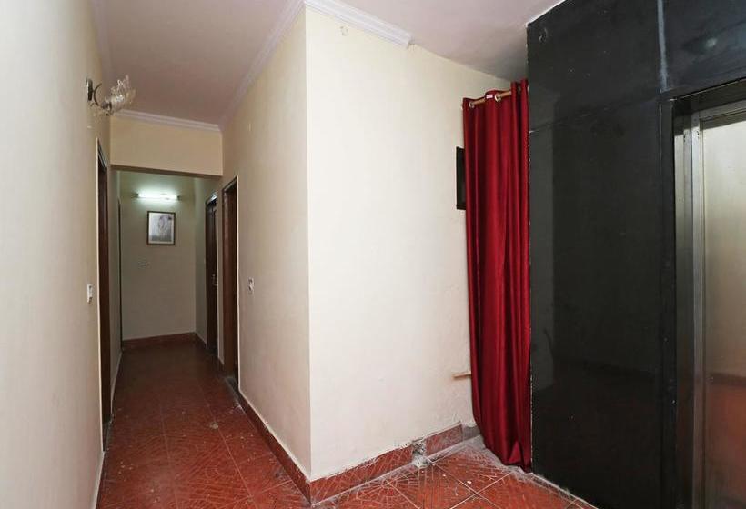 Hotel Oyo 10661 Dsr Classic 10