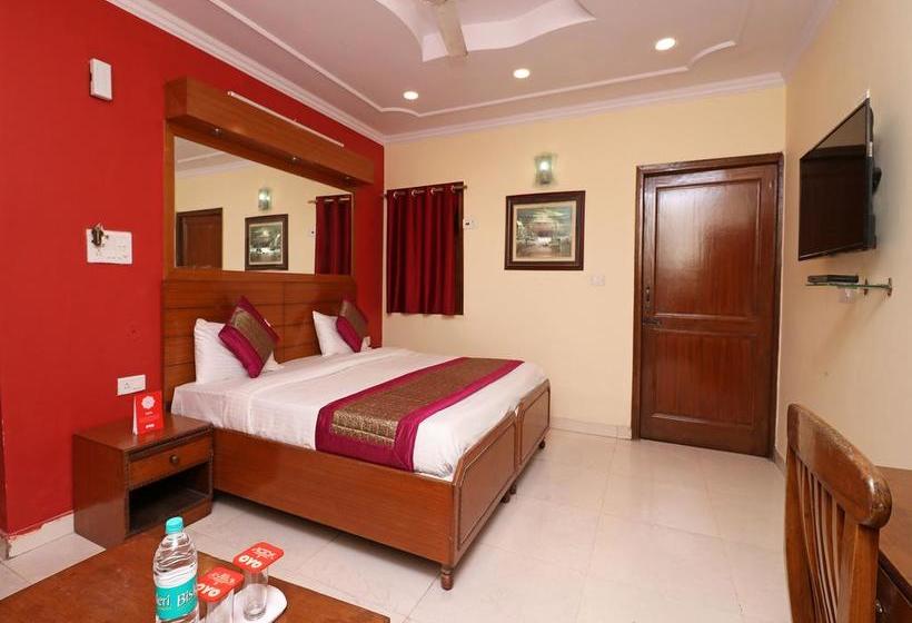 Hotel Oyo 10661 Dsr Classic 12