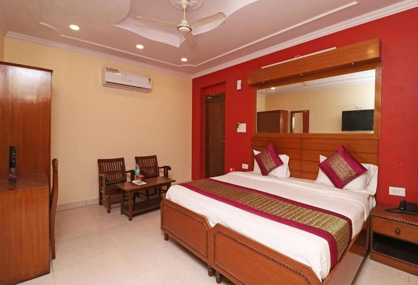 Hotel Oyo 10661 Dsr Classic 13