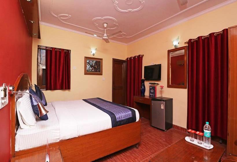 Hotel Oyo 10661 Dsr Classic 18