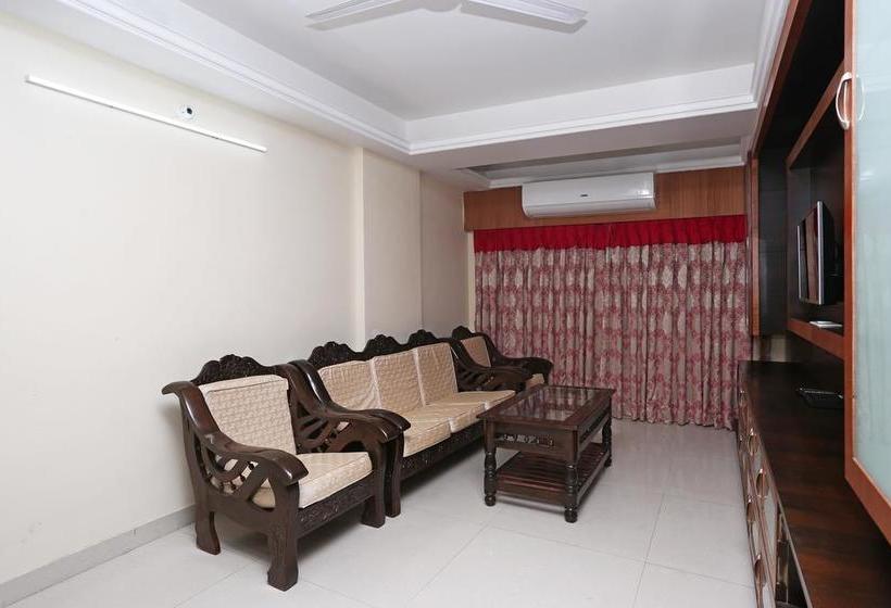 Oyo 10263 Hotel Grand Nishat 12