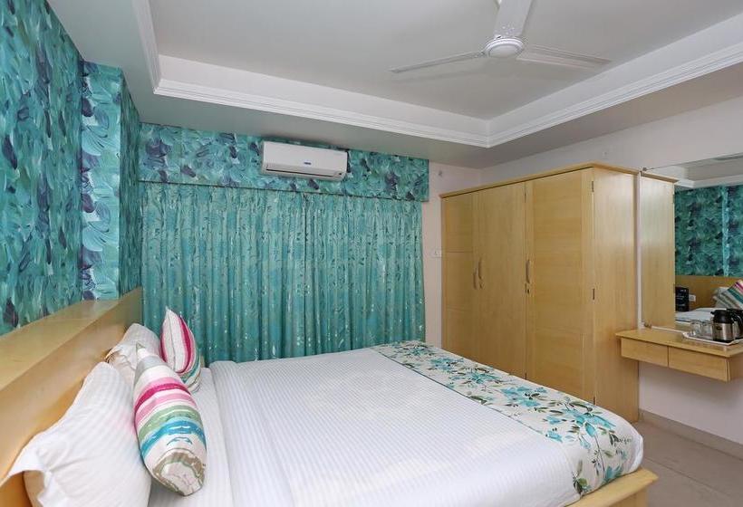 Oyo 10263 Hotel Grand Nishat 4