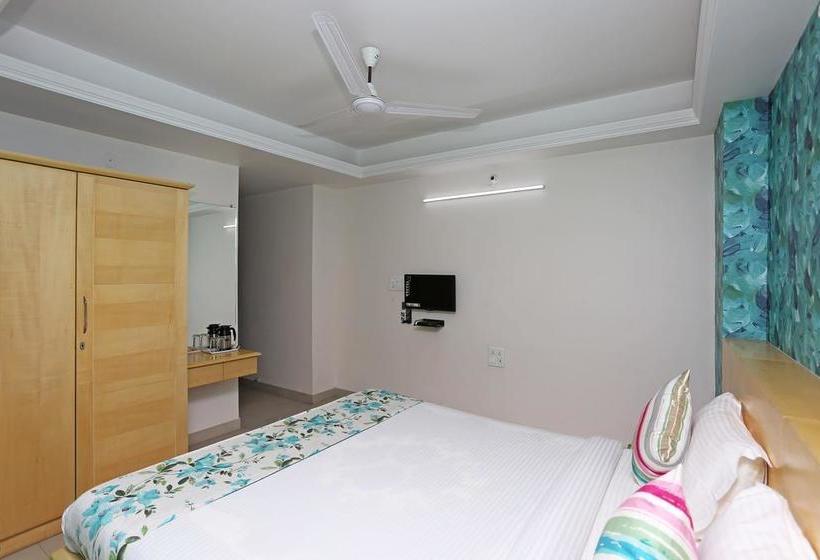 Oyo 10263 Hotel Grand Nishat 6