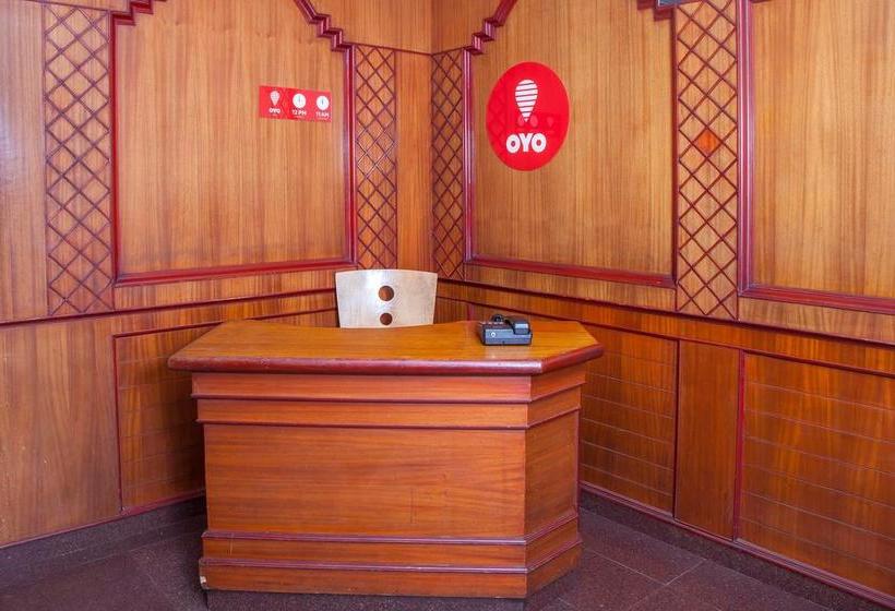 Oyo 10068 Hotel Rathna 2