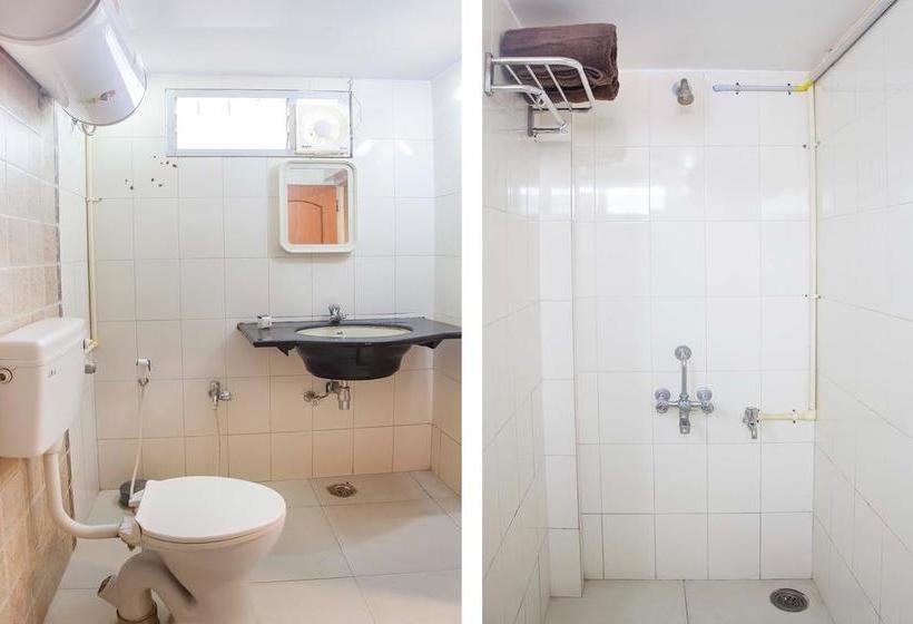 Oyo 10068 Hotel Rathna 4