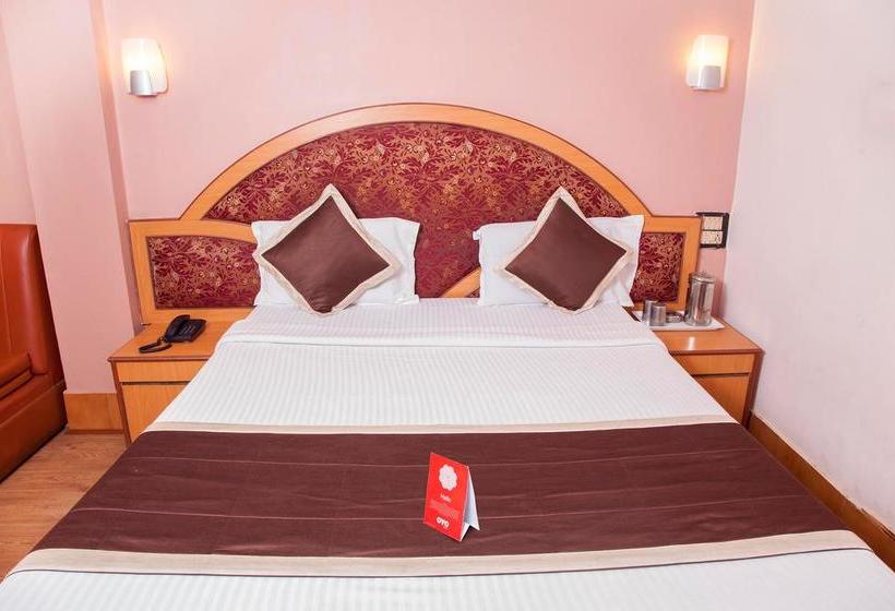 Oyo 10068 Hotel Rathna 5