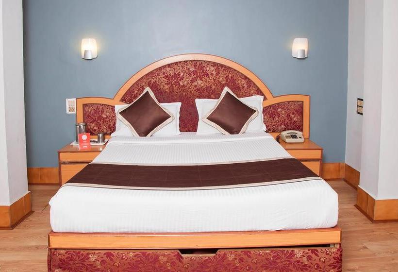 Oyo 10068 Hotel Rathna 7