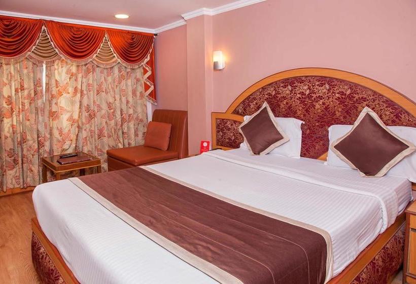 Oyo 10068 Hotel Rathna 9