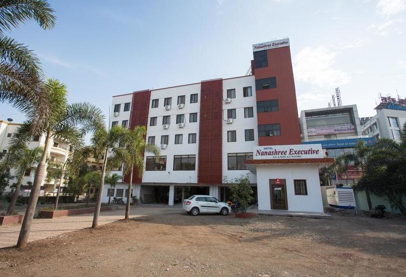 Oyo 10679 Hotel Nanashree Executive 17