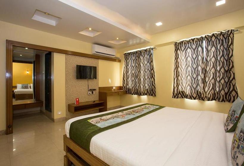 Oyo 10679 Hotel Nanashree Executive 3