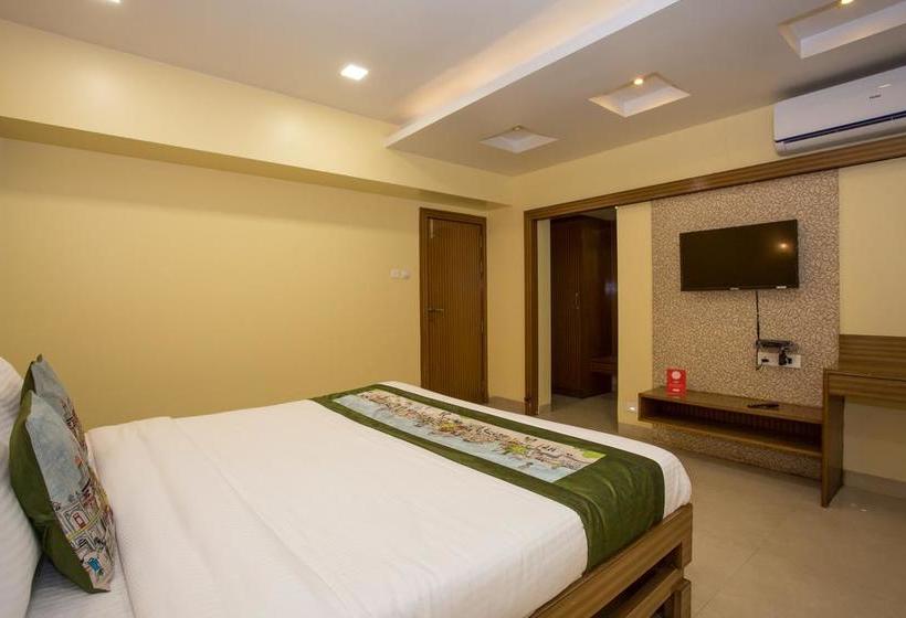 Oyo 10679 Hotel Nanashree Executive 4