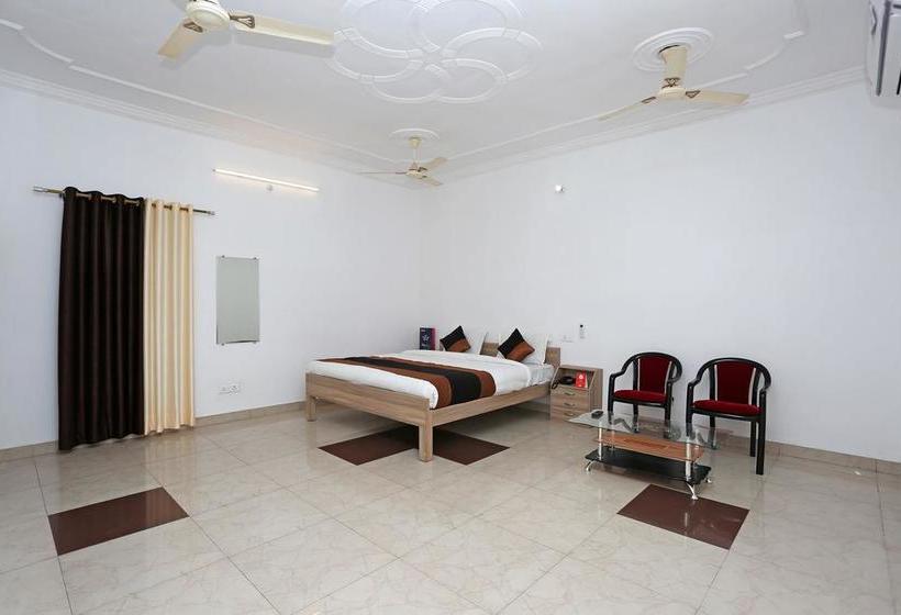 Oyo 11069 Hotel Star Inn 13