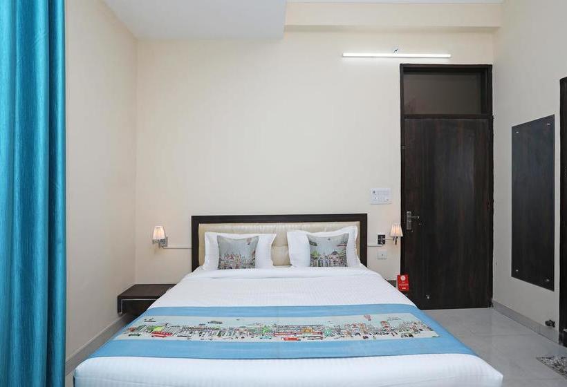 Oyo 10317 Hotel Mock Orange 1