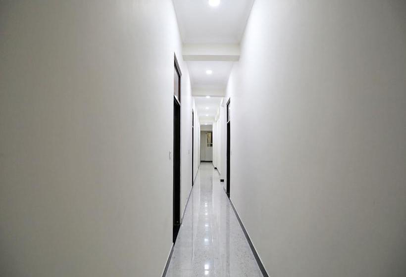 Oyo 10317 Hotel Mock Orange 11