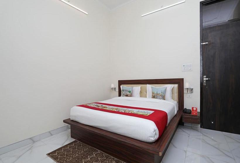 Oyo 10317 Hotel Mock Orange 9