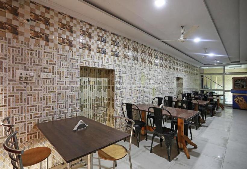 Oyo 10609 Hotel Jodhpur Royals 12