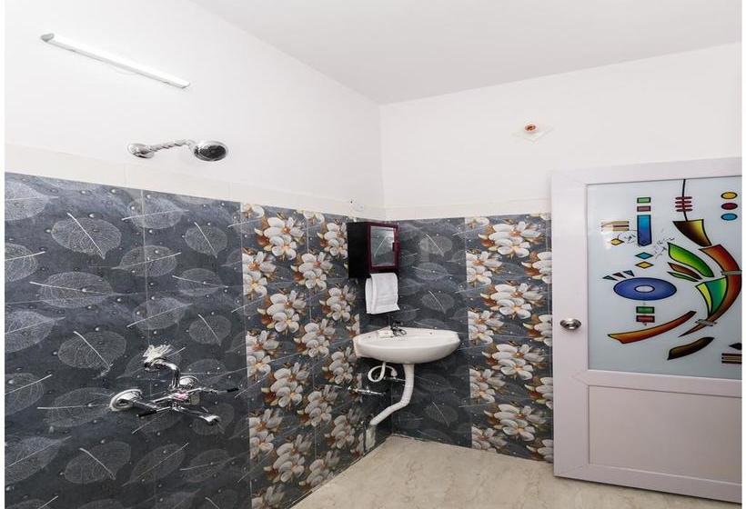 Oyo 9811 Hotel Relax Inn 18