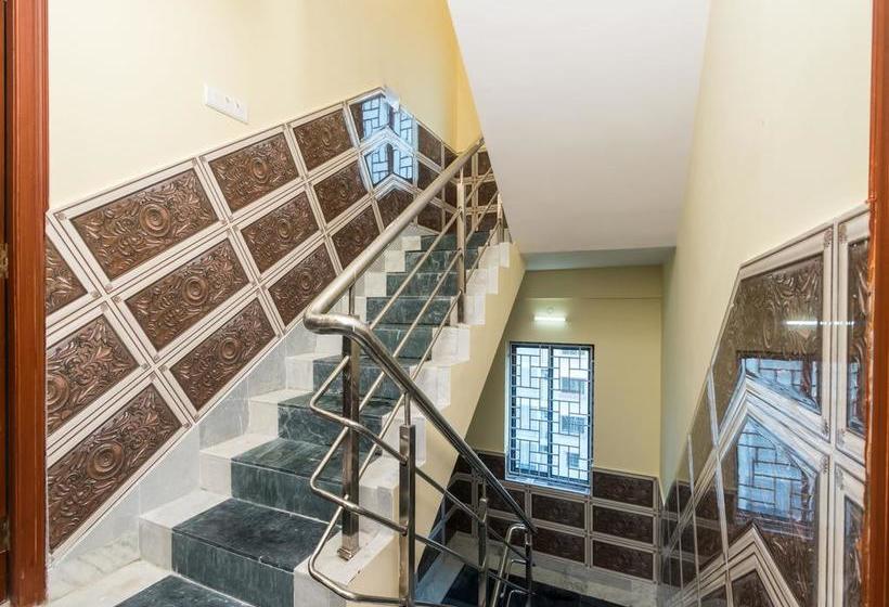 Oyo 9811 Hotel Relax Inn 8