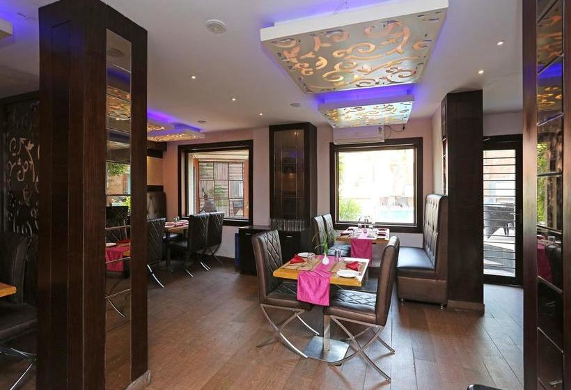 Hotel Oyo Flagship 172 Forum Mall 8