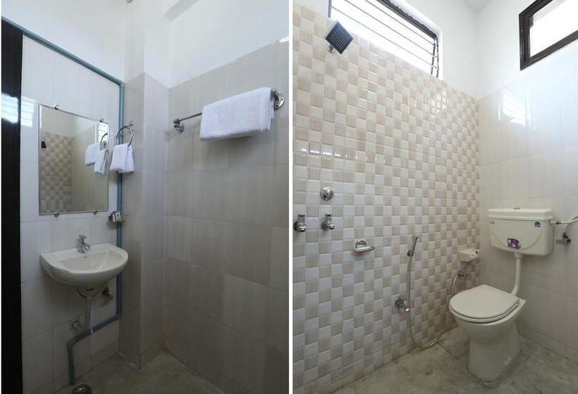 Oyo 10472 Hotel Queen 11