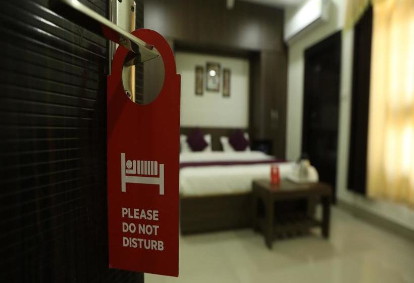 Oyo 10472 Hotel Queen 19