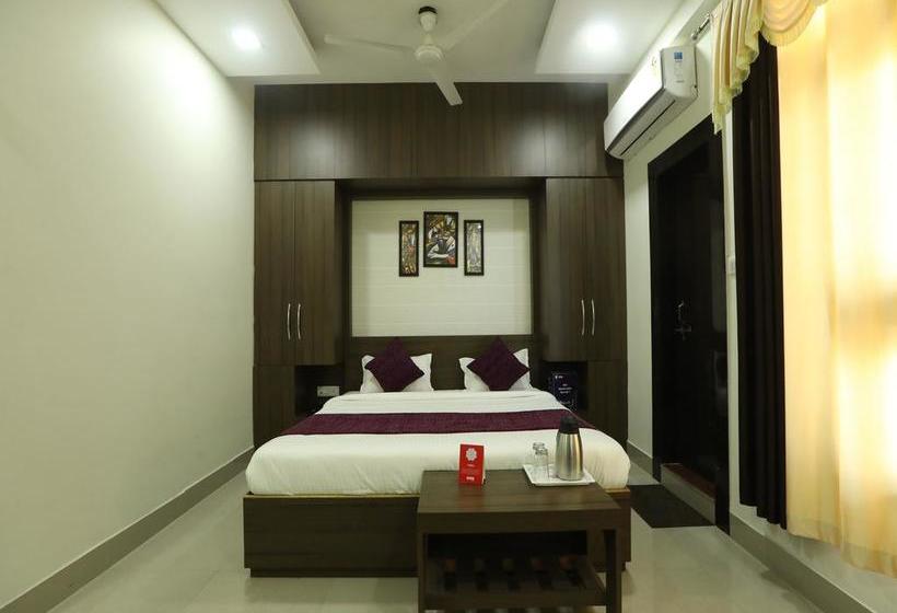 Oyo 10472 Hotel Queen 2